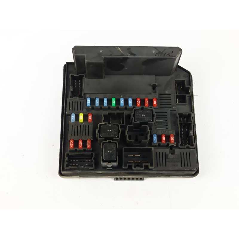 CAJA RELES / FUSIBLES 284B7JD00B 
