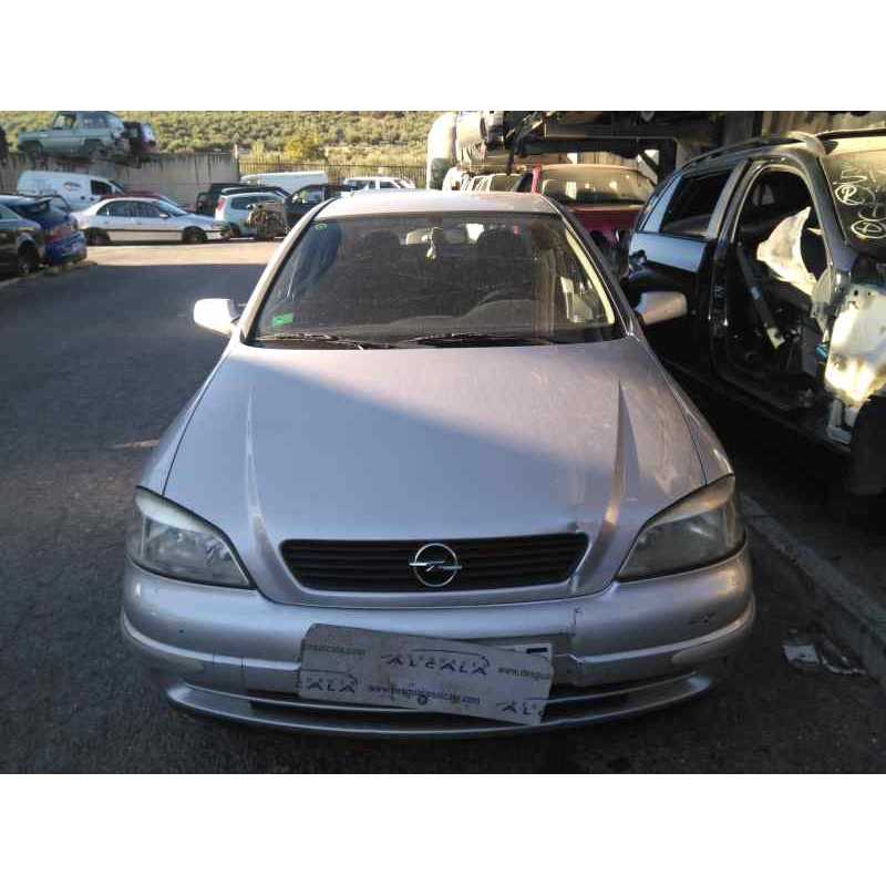 opel astra g berlina del año 2000