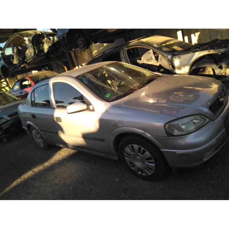 opel astra g berlina del año 2000