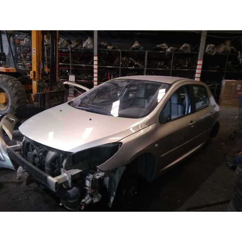 peugeot 307 berlina (s2) del año 2010