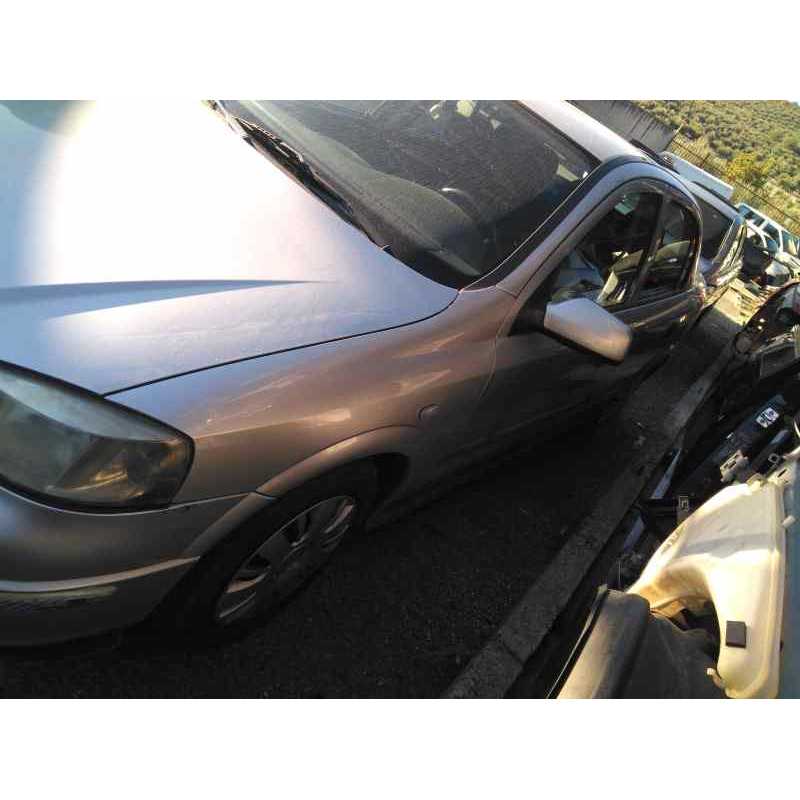 opel astra g berlina del año 2000