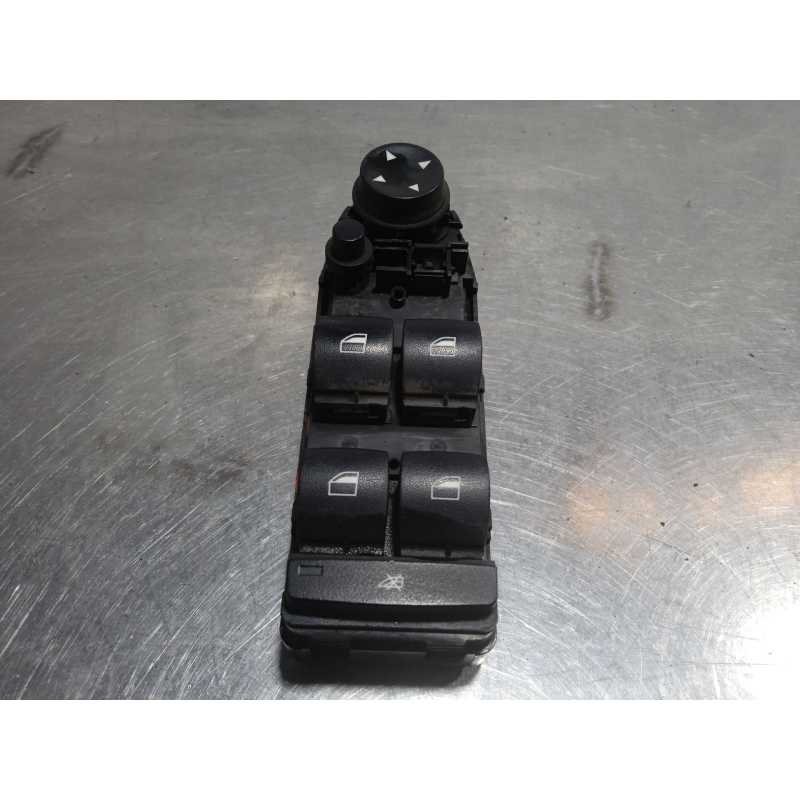 MANDO ELEVALUNAS DELANTERO IZQUIERDO 912212101 
