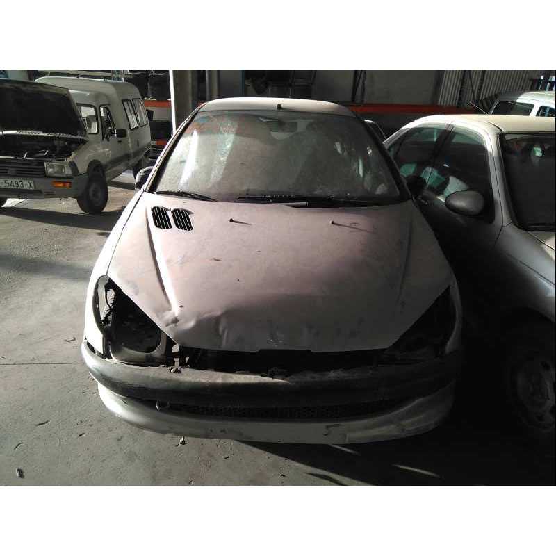 peugeot 206 berlina del año 2004