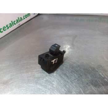 MANDO ELEVALUNAS TRASERO IZQUIERDO 935803Z000 8 PINES 