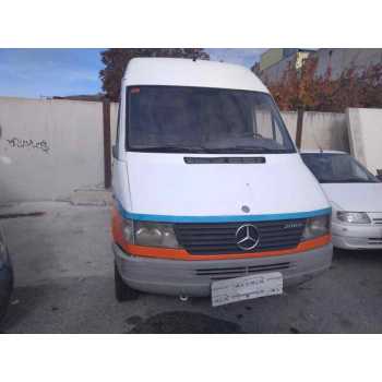 MERCEDES-BENZ SPRINTER (W901,W904) CAJA CERR. de desguace