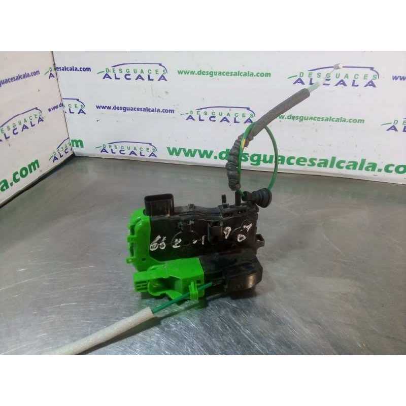 CERRADURA PUERTA TRASERA DERECHA 814203Z000 4 PINES 