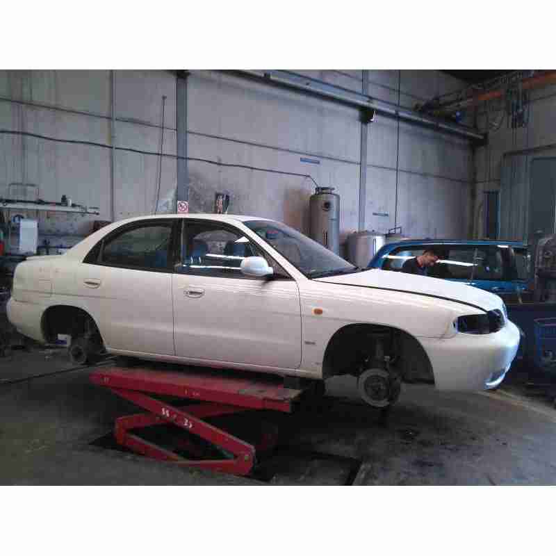 daewoo nubira berlina del año 1999