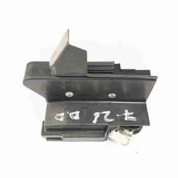 CERRADURA PUERTA DELANTERA DERECHA 805027878R 