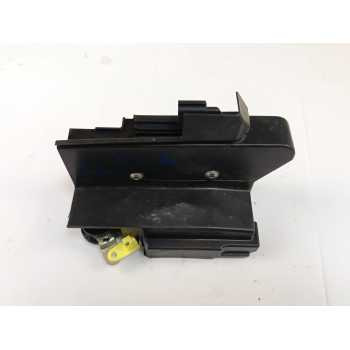 CERRADURA PUERTA TRASERA IZQUIERDA 825031773R 