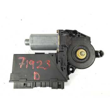 MOTOR ELEVALUNAS DELANTERO DERECHO 0130821764 