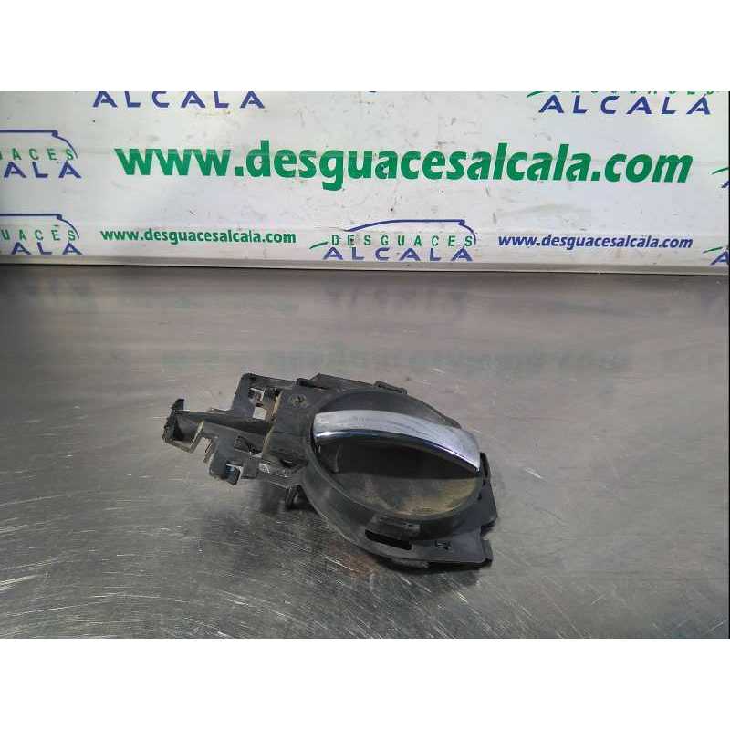 MANETA INTERIOR DELANTERA IZQUIERDA 