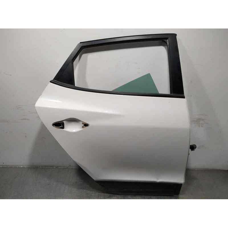 PUERTA TRASERA DERECHA 770042Y011 BOLLADA 