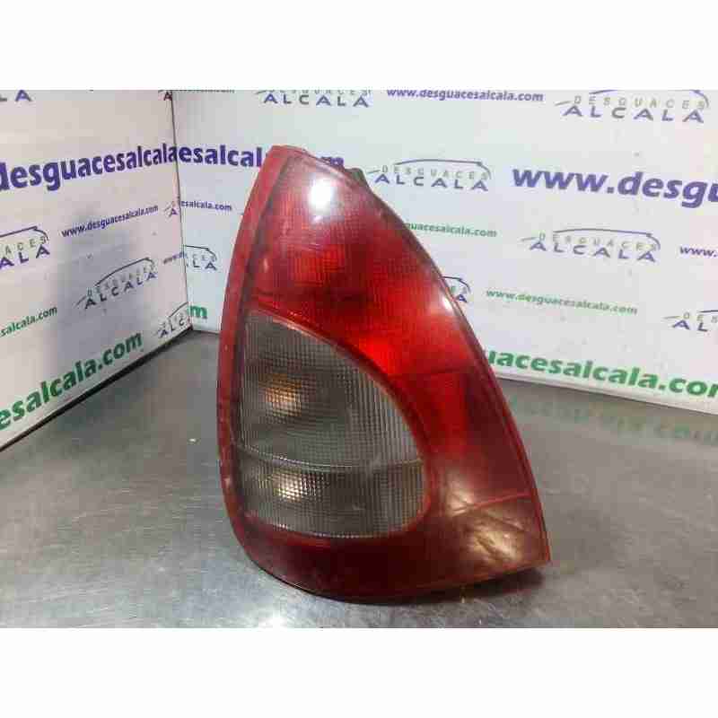 PILOTO TRASERO IZQUIERDO PLASTICO ROTO 