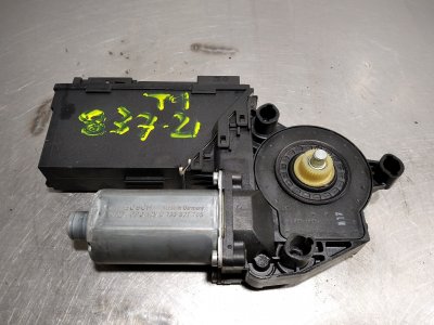 MOTOR ELEVALUNAS DELANTERO DERECHO de TDI V10 