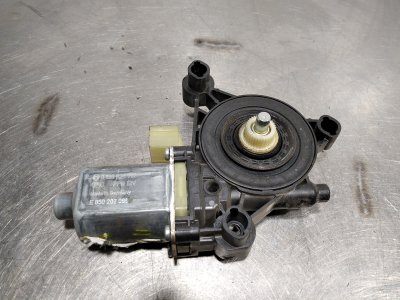 MOTOR ELEVALUNAS DELANTERO IZQUIERDO