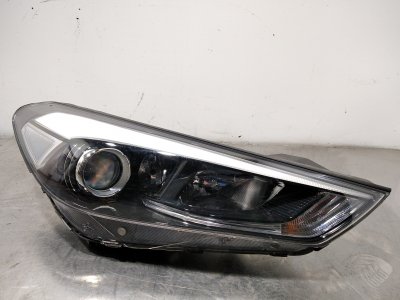 FARO DERECHO HYUNDAI TUCSON Essence BlueDrive 2WD