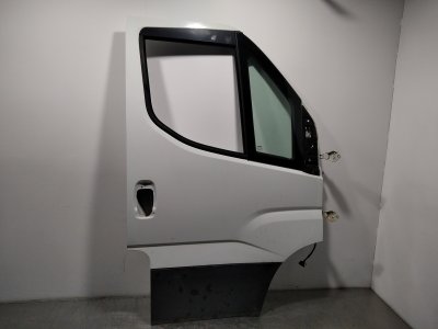 PUERTA DELANTERA DERECHA IVECO DAILY COMBI Caja cerrada techo alto 29L... batalla 3000L