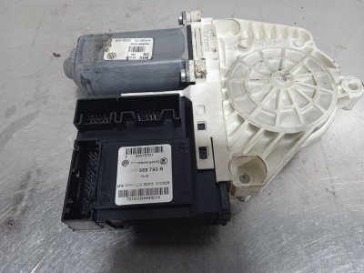 MOTOR ELEVALUNAS DELANTERO IZQUIERDO VOLKSWAGEN GOLF VI (5K1) GTD