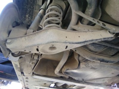 BRAZO SUSPENSION INFERIOR TRASERO IZQUIERDO VOLKSWAGEN PASSAT BERLINA (3C2) 2.0 TDI