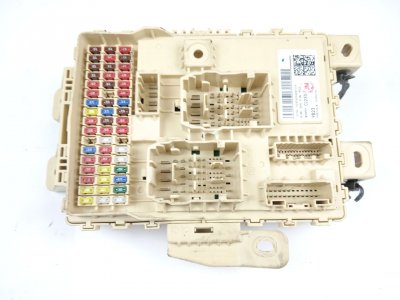 caja-reles-fusibles de 1.6 T-GDI MHEV 