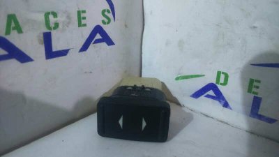 MANDO ELEVALUNAS DELANTERO DERECHO FORD FOCUS BERLINA (CAP) Ambiente (D)