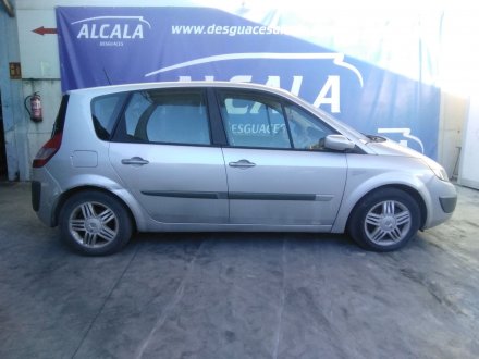 Vehiculo en el desguace: RENAULT SCENIC II 1.9 dCi Diesel