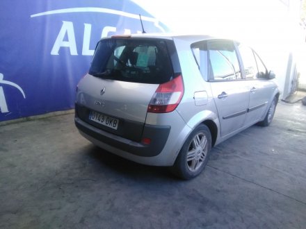 Vehiculo en el desguace: RENAULT SCENIC II 1.9 dCi Diesel