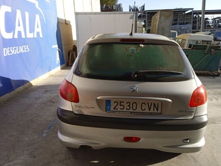 Vehiculo en el desguace: PEUGEOT 206 BERLINA 1.4 HDi