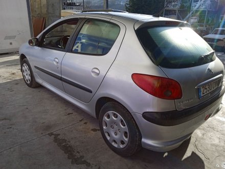 Vehiculo en el desguace: PEUGEOT 206 BERLINA 1.4 HDi