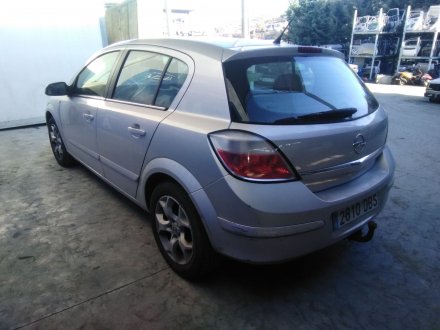 Vehiculo en el desguace: OPEL ASTRA H BERLINA 1.7 16V CDTI