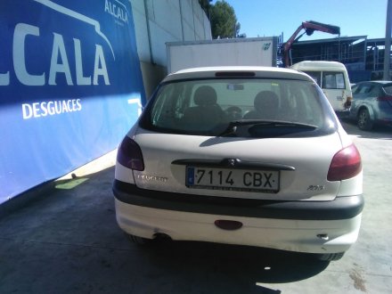 Vehiculo en el desguace: PEUGEOT 206 BERLINA XR