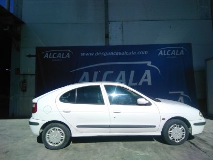 Vehiculo en el desguace: RENAULT MEGANE I CLASSIC (LA0) 1.9 D RN