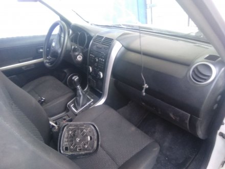 Vehiculo en el desguace: SUZUKI GRAND VITARA JB (JT) 1,9 Ltr. DDIS JLX-E 5-türig