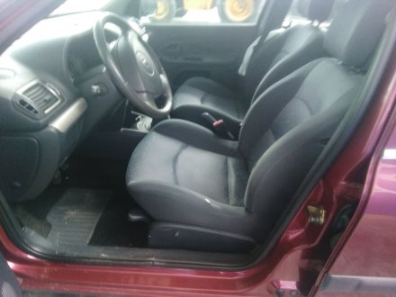 Vehiculo en el desguace: RENAULT CLIO II (BB_, CB_) 1.5 dCi (B/CB08)