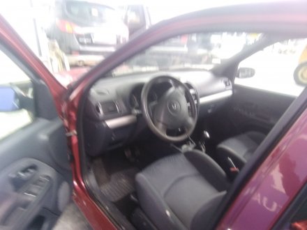 Vehiculo en el desguace: RENAULT CLIO II (BB_, CB_) 1.5 dCi (B/CB08)