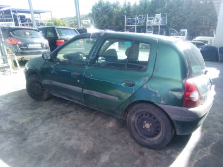 Vehiculo en el desguace: RENAULT CLIO II (BB_, CB_) 1.9 D (B/CB0E, BB0J)