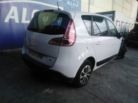 Vehiculo en el desguace: RENAULT SCENIC III 1.5 dCi Diesel