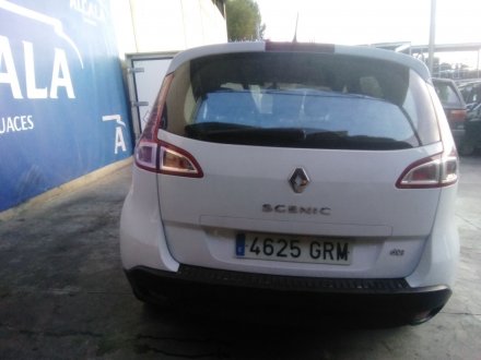 Vehiculo en el desguace: RENAULT SCENIC III 1.5 dCi Diesel