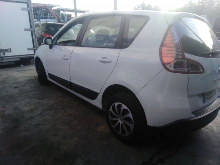 Vehiculo en el desguace: RENAULT SCENIC III 1.5 dCi Diesel