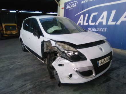 Vehiculo en el desguace: RENAULT SCENIC III 1.5 dCi Diesel