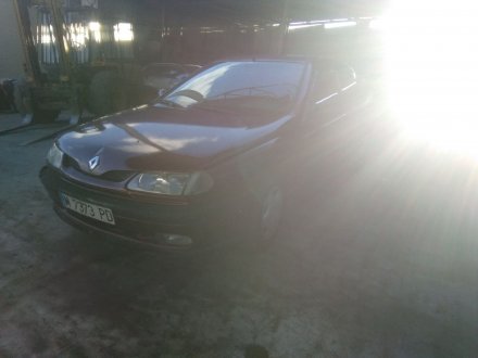 Vehiculo en el desguace: RENAULT LAGUNA I (B56_, 556_) 2.0 (B56C/H/N)