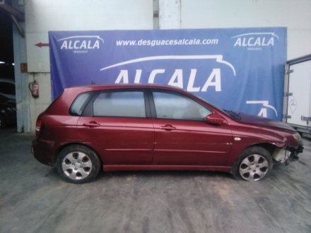 Vehiculo en el desguace: KIA CERATO I Hatchback (LD) 1.6