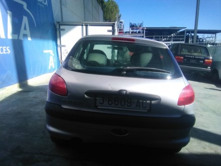 Vehiculo en el desguace: PEUGEOT 206 Hatchback (2A/C) 1.4 i