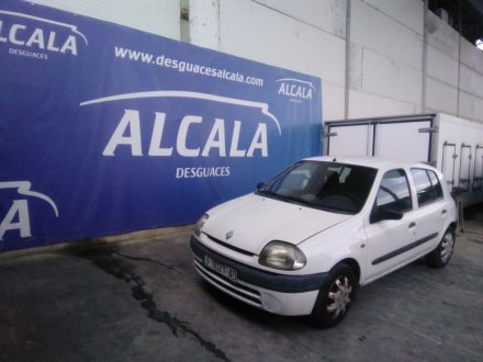 Vehiculo en el desguace: RENAULT CLIO II (BB_, CB_) 1.9 D (B/CB0E, BB0J)