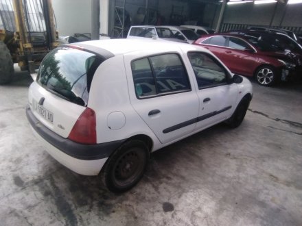 Vehiculo en el desguace: RENAULT CLIO II (BB_, CB_) 1.9 D (B/CB0E, BB0J)