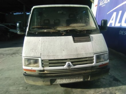 Vehiculo en el desguace: RENAULT TRAFIC Caja/Chasis (T_, P_, V_) 2.1 D RWD