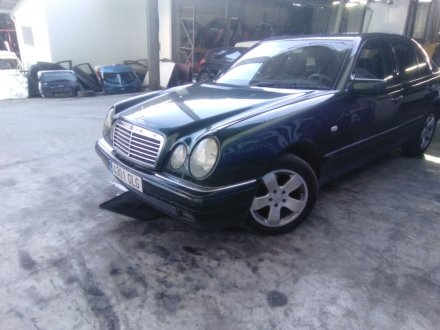 Vehiculo en el desguace: MERCEDES-BENZ CLASE E (W210) E 300 Turbo-D (210.025)