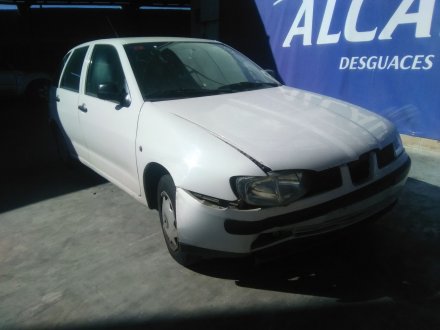 Vehiculo en el desguace: SEAT IBIZA II (6K1) 1.0 i