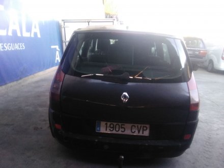 Vehiculo en el desguace: RENAULT SCENIC II 1.9 dCi Diesel