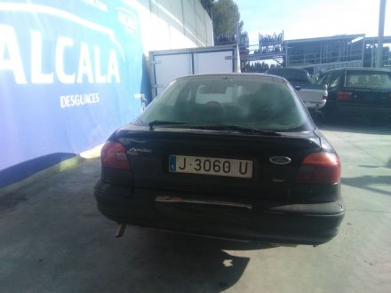 Vehiculo en el desguace: FORD MONDEO I (GBP) 2.0 i 16V